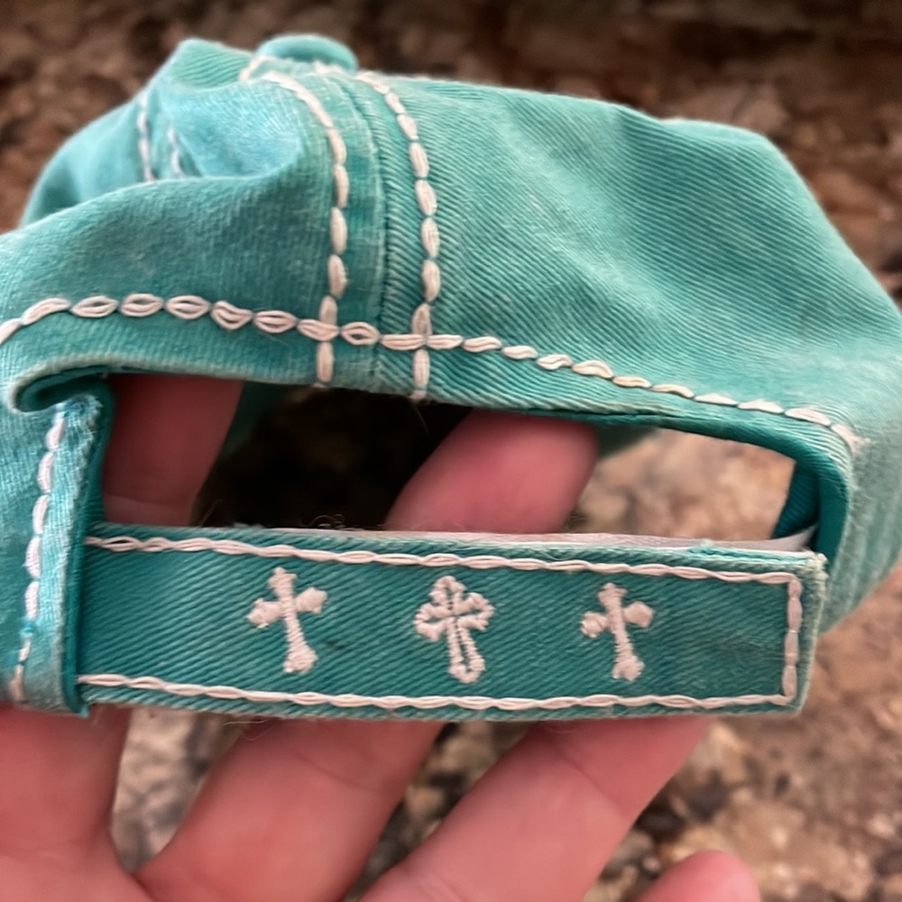 Distressed hat - Picture 4 of 4